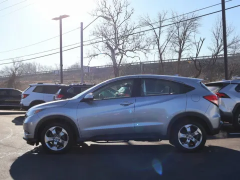 More photos of 2017 Honda HR-V LX at Jay Wolfe Honda, MO