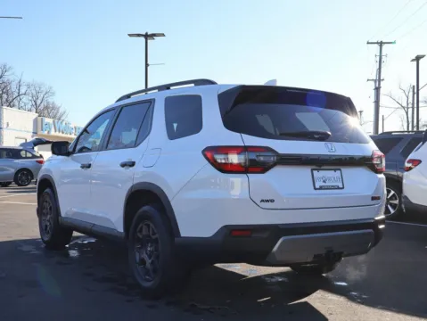 More photos of 2024 Honda Pilot TrailSport at Jay Wolfe Honda, MO