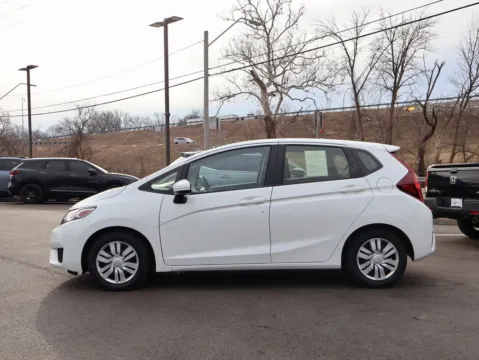 More photos of 2016 Honda Fit LX at Jay Wolfe Honda, MO