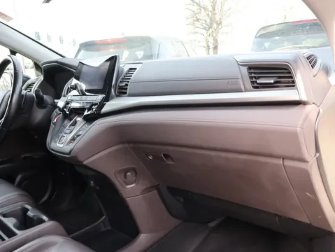 Photos of 2018 Honda Odyssey EX-L for sale in Kansas City, MO at Jay Wolfe Honda