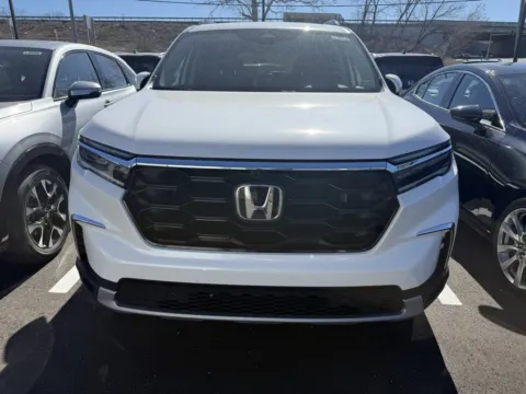 Photos of 2025 Honda Pilot Elite for sale in Kansas City, MO at Jay Wolfe Honda