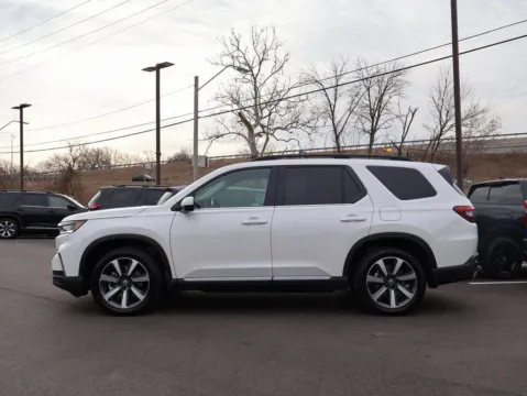 More photos of 2025 Honda Pilot Elite at Jay Wolfe Honda, MO