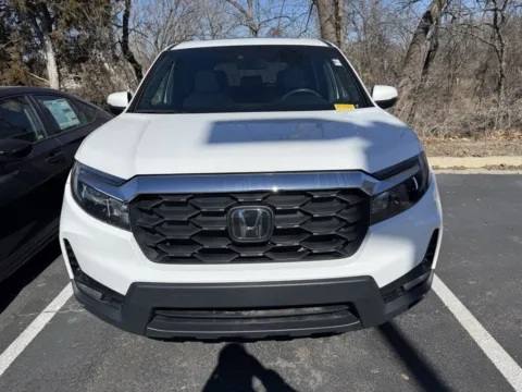 Photos of 2023 Honda Passport EX-L for sale in Kansas City, MO at Jay Wolfe Honda