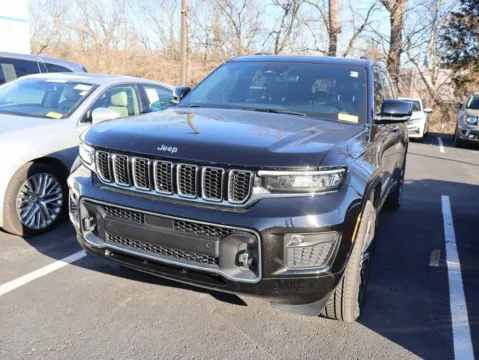 Another view of 2023 Jeep Grand Cherokee L Overland for sale in Kansas City, MO at Jay Wolfe Honda