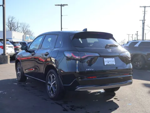 More photos of 2023 Honda HR-V EX-L at Jay Wolfe Honda, MO