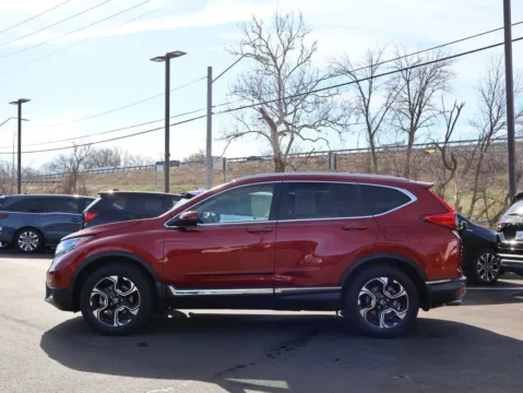 More photos of 2017 Honda CR-V Touring at Jay Wolfe Honda, MO