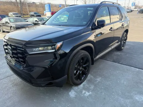 Photos of 2025 Honda Pilot Black Edition for sale in Kansas City, MO at Jay Wolfe Honda