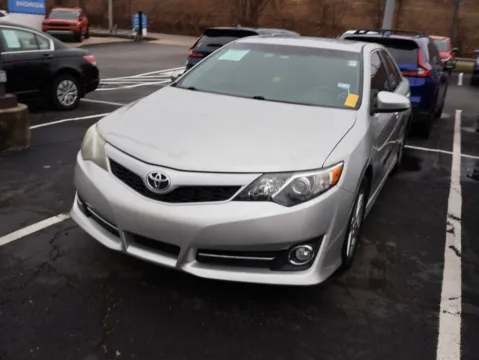 Photos of 2012 Toyota Camry SE for sale in Kansas City, MO at Jay Wolfe Honda