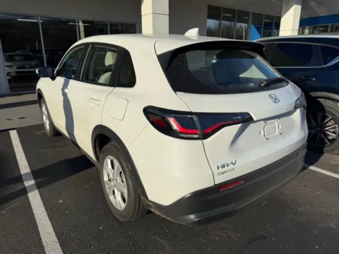 More photos of 2024 Honda HR-V LX at Jay Wolfe Honda, MO