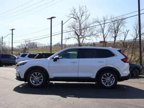 More photos of 2024 Honda CR-V EX-L at Jay Wolfe Honda, MO