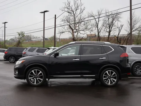 More photos of 2018 Nissan Rogue SL at Jay Wolfe Honda, MO