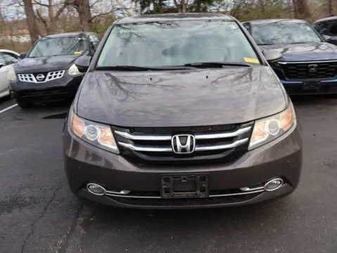 Photos of 2016 Honda Odyssey Touring for sale in Kansas City, MO at Jay Wolfe Honda