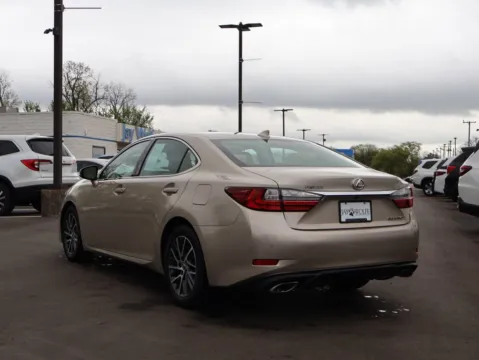 More photos of 2017 Lexus ES 350 at Jay Wolfe Honda, MO