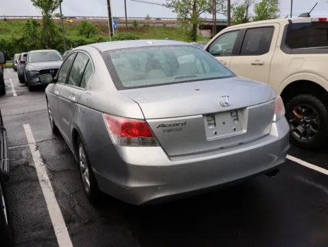 More photos of 2009 Honda Accord Sdn EX-L at Jay Wolfe Honda, MO