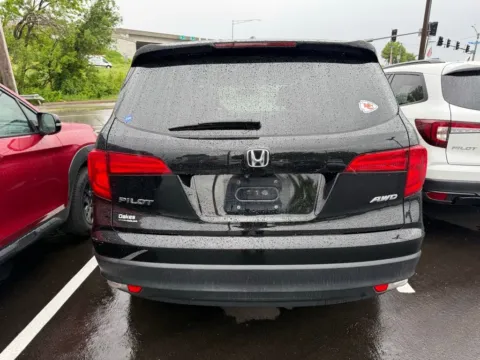 More photos of 2017 Honda Pilot EX-L at Jay Wolfe Honda, MO