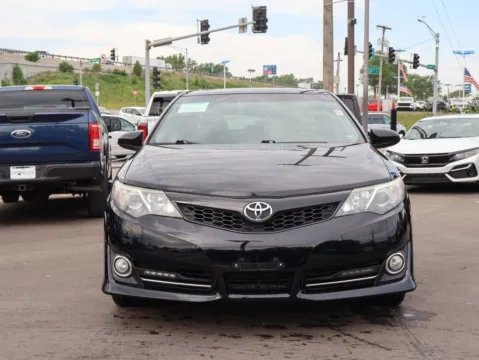 Photos of 2013 Toyota Camry SE for sale in Kansas City, MO at Jay Wolfe Honda