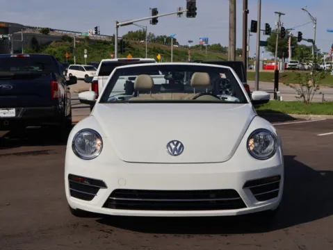 Photos of 2019 Volkswagen Beetle Convertible S for sale in Kansas City, MO at Jay Wolfe Honda