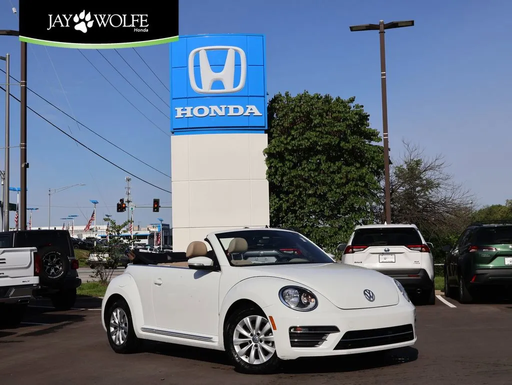 White 2019 Volkswagen Beetle Convertible S for sale in Kansas City, MO