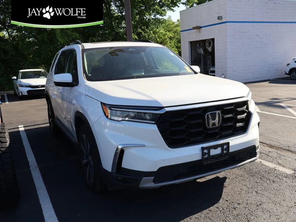 White 2023 Honda Pilot Touring for sale in Kansas City, MO