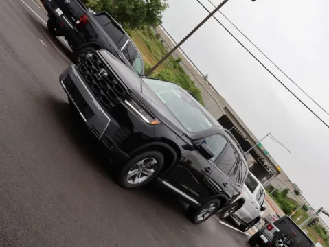 Another view of 2026 Honda Pilot EX-L for sale in Kansas City, MO at Jay Wolfe Honda