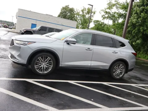 More photos of 2024 Acura MDX w/Advance Package at Jay Wolfe Honda, MO