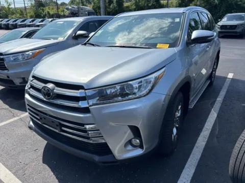 Another view of 2018 Toyota Highlander Limited Platinum for sale in Kansas City, MO at Jay Wolfe Honda