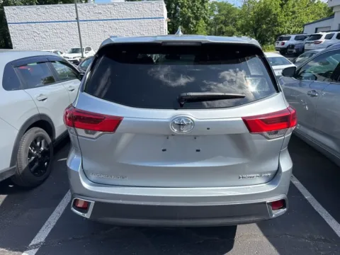 More photos of 2018 Toyota Highlander Limited Platinum at Jay Wolfe Honda, MO