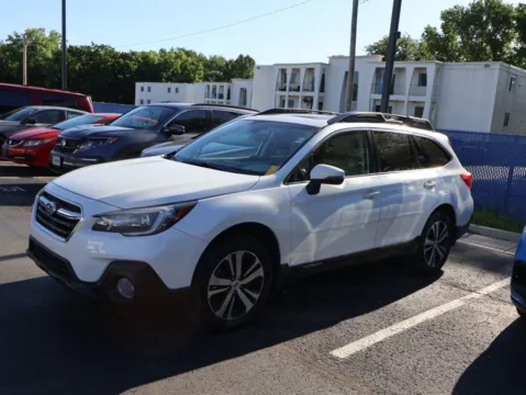 More photos of 2018 Subaru Outback Limited at Jay Wolfe Honda, MO