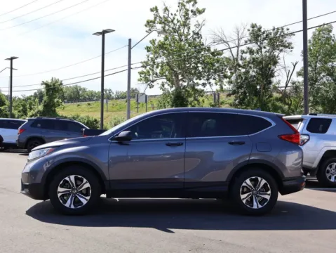 More photos of 2017 Honda CR-V LX at Jay Wolfe Honda, MO