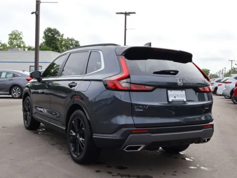 More photos of 2023 Honda CR-V Hybrid Sport Touring at Jay Wolfe Honda, MO