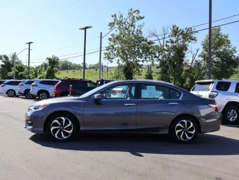 More photos of 2017 Honda Accord Sedan EX-L at Jay Wolfe Honda, MO