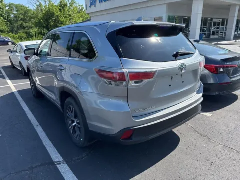 More photos of 2016 Toyota Highlander XLE at Jay Wolfe Honda, MO