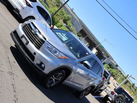 Another view of 2016 Toyota Highlander XLE for sale in Kansas City, MO at Jay Wolfe Honda