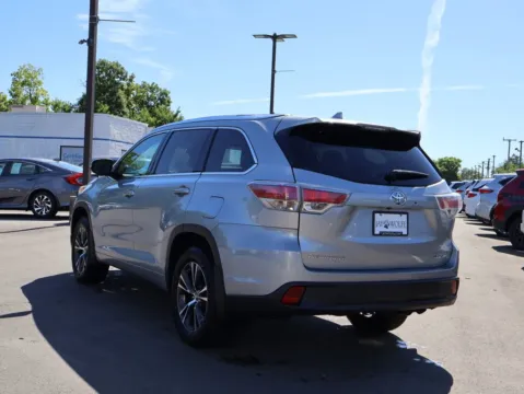 More photos of 2016 Toyota Highlander XLE at Jay Wolfe Honda, MO