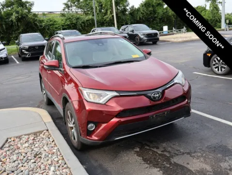 Red 2018 Toyota RAV4 XLE for sale in Kansas City, MO