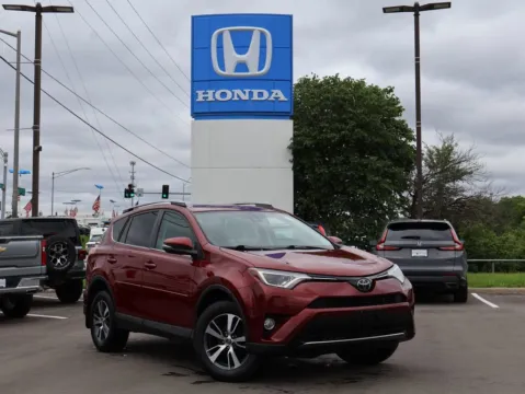 Red 2018 Toyota RAV4 XLE for sale in Kansas City, MO