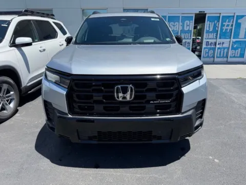 Photos of 2026 Honda Pilot Black Edition for sale in Kansas City, MO at Jay Wolfe Honda