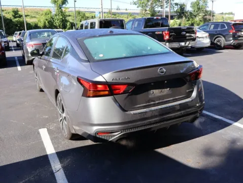 More photos of 2021 Nissan Altima 2.0 SR at Jay Wolfe Honda, MO