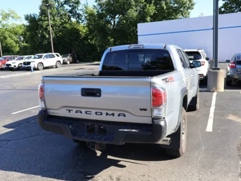 More photos of 2020 Toyota Tacoma TRD Off Road at Jay Wolfe Honda, MO