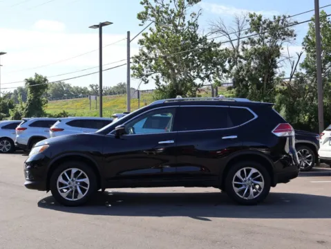 More photos of 2015 Nissan Rogue SL at Jay Wolfe Honda, MO