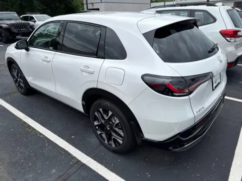 More photos of 2026 Honda HR-V EX-L at Jay Wolfe Honda, MO