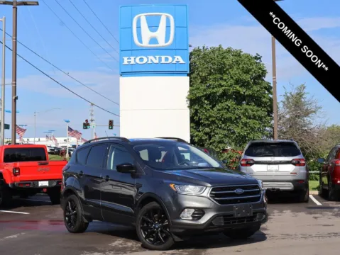 Gray 2019 Ford Escape SE for sale in Kansas City, MO