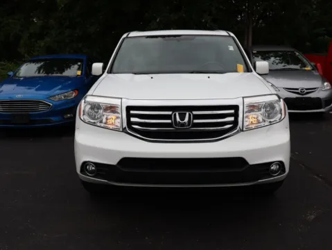 Photos of 2013 Honda Pilot EX-L for sale in Kansas City, MO at Jay Wolfe Honda