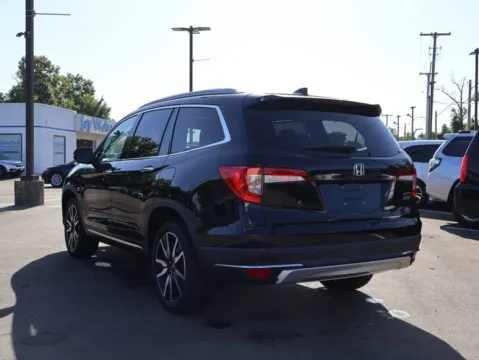 More photos of 2022 Honda Pilot Touring 7-Passenger at Jay Wolfe Honda, MO