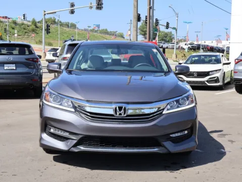 Photos of 2017 Honda Accord Sedan EX-L for sale in Kansas City, MO at Jay Wolfe Honda