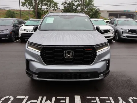 Photos of 2025 Honda Pilot TrailSport for sale in Kansas City, MO at Jay Wolfe Honda
