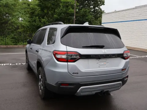 More photos of 2025 Honda Pilot TrailSport at Jay Wolfe Honda, MO