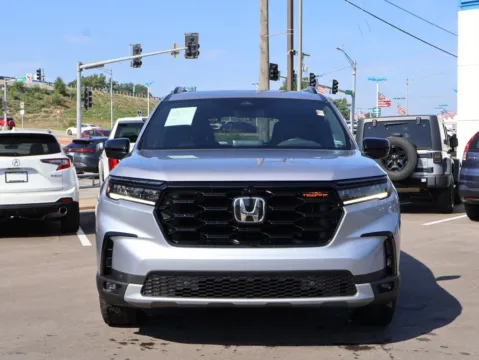 Photos of 2025 Honda Pilot TrailSport for sale in Kansas City, MO at Jay Wolfe Honda