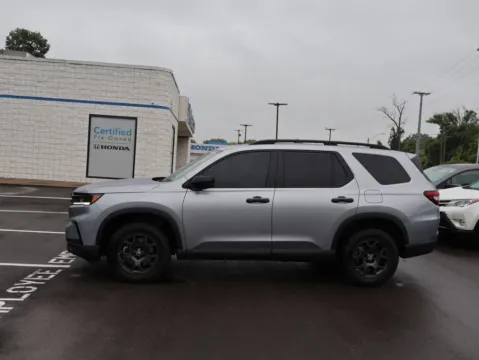 More photos of 2025 Honda Pilot TrailSport at Jay Wolfe Honda, MO