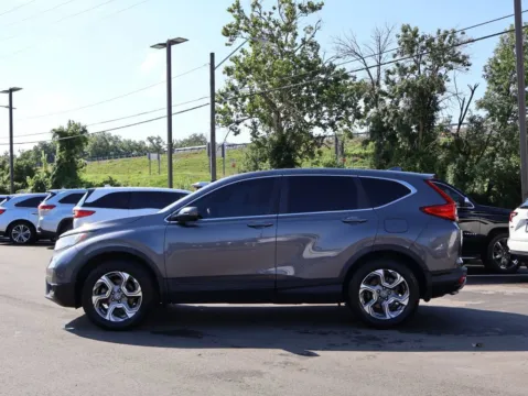More photos of 2019 Honda CR-V EX-L at Jay Wolfe Honda, MO
